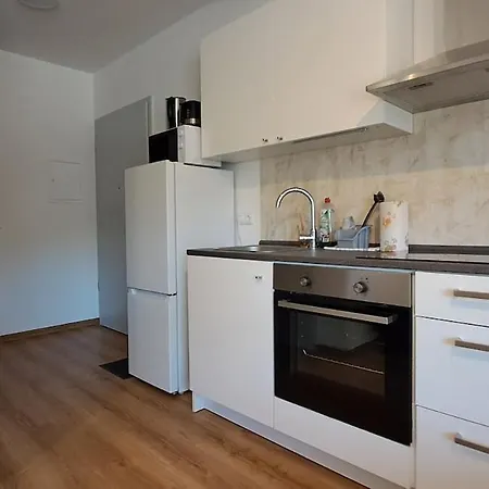 Apartment 1-raum-wohnung Mit Balkon, Am Kurpark Am Gradierwerk *